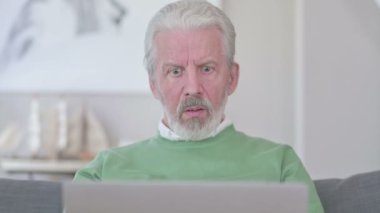 Üst düzey eski iş adamı dizüstü bilgisayarında kayıp var. 