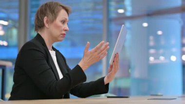 Eski İş Kadını Tabletteki Kayıplar Artırıyor, Başarısızlık