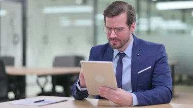 Tabletteki Kayıp 'a tepki gösteren Genç İşadamı hayal kırıklığına uğradı
