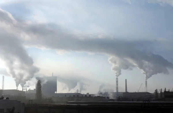Planta Industrial Contamina Atmósfera Medio Ambiente Con Emisiones Nocivas Procesamiento — Foto de Stock