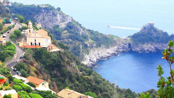 Amalfi Kusten Kampanien Italien Sommaren Med Traditionell Italiensk Arkitektur Berg — Stockfoto