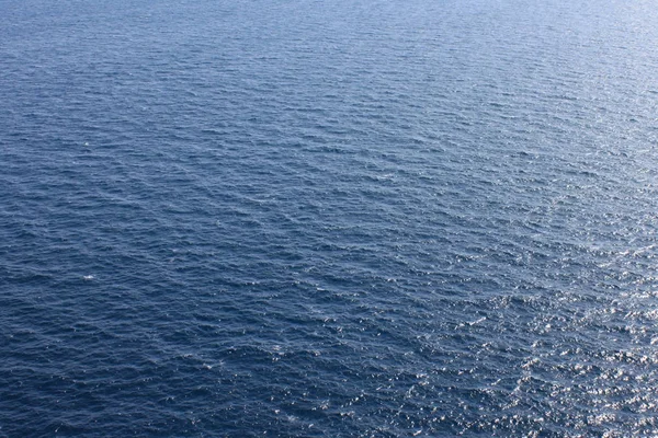 青い海水と美しい自然の背景 — ストック写真
