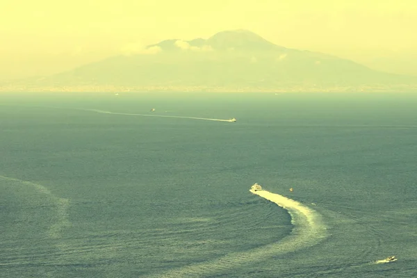 Vista Del Gran Volcán Vesubio Desde Mar Mediterráneo Nápoles Italia — Foto de Stock