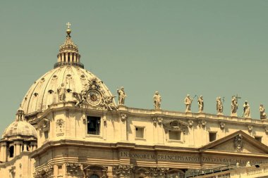 Vatikan'daki Aziz Petrus Meydanı'ndaki Aziz Petrus Bazilikası. Vatikan Müzesi, Roma, İtalya.