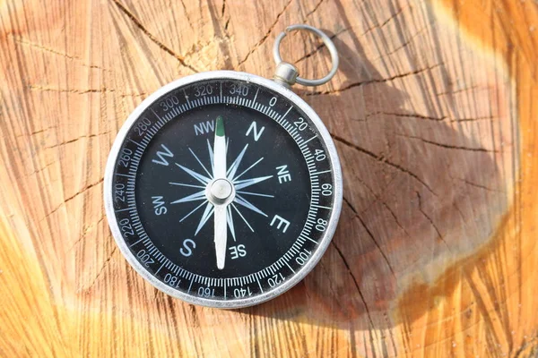 Old Compass Natural Background — Stock Photo, Image