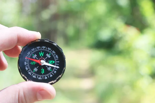 Old Classic Navigation Compass Hand Natural Background Symbol Tourism Compass — Stock Photo, Image