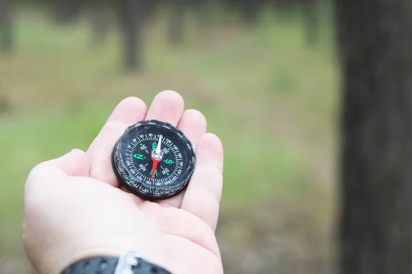 Old Classic Navigation Compass Hand Natural Background Symbol Tourism Compass — Stock Photo, Image