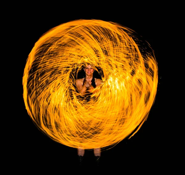 Вогняний Пончик Вночі Виставі Вогнем — стокове фото