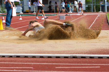 uzun atlamada kuma iniş