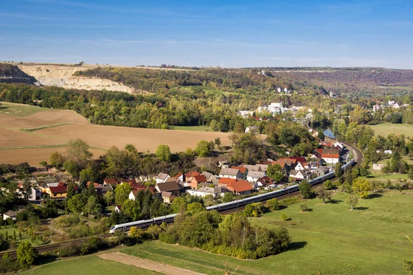 Vista Panorámica Del Pueblo Saalek Tren Valle Del Río Saale — Foto de Stock