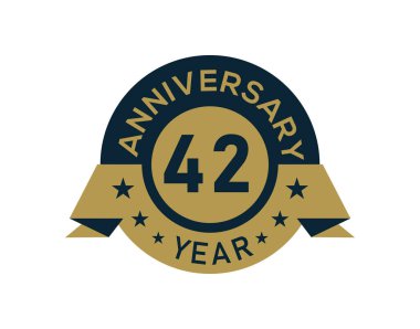 Altın rengi 42 yıl yıldönümü rozeti, beyaz arka planda altın izole edilmiş yıldönümü logosu.