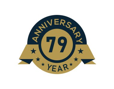Altından 79 yıllık yıldönümü rozeti ve beyaz arka planda altın izole edilmiş yıldönümü logosu.
