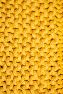 parlak sarı örülmüş kumaş döngüleri