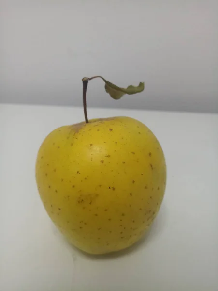 Yellow Fragrant Tasty Apple — Stock Photo, Image