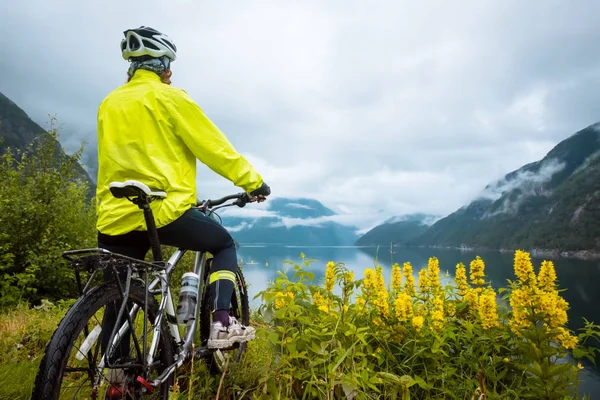 Mountain Bike Cyclist Fjord Summer Norway — Stock Photo, Image