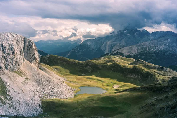 Vista panorâmica das montanhas das Dolomitas italianas — Fotografia de Stock