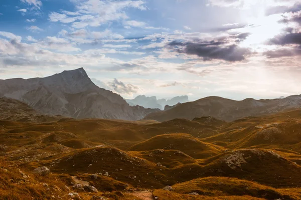 Vista Panorámica Los Dolomitas Italianos Soleado Día Otoño — Foto de Stock