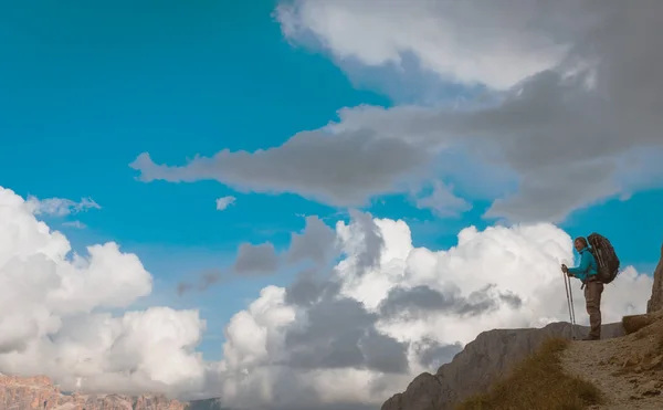 Talya Nın Güneyindeki Sella Ronda Dağı Nda Yürüyüş Yapan Biri — Stok fotoğraf