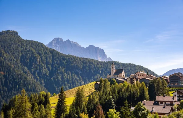 Typical Village landscape in Dolomites, Italy — Stock Photo, Image