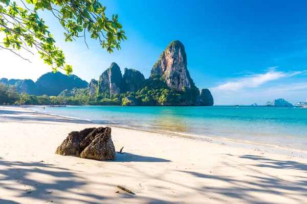 Railay beach in Krabi, Thailand — Stock Photo, Image
