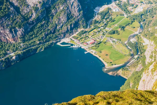 Norweski fiord i góry latem. Stavanger, Norwegia — Zdjęcie stockowe