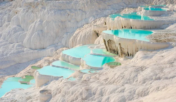 Pamukkale, természetes medence kék vízzel, Törökország — Stock Fotó