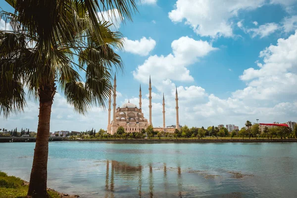 Türkiye'de Adana Sabancı Merkez Cami
