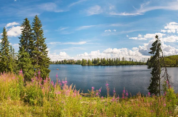 Gebirgssee Strbske pleso Nationalpark Hohe Tatra, Slowakei — Stockfoto