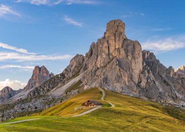 Yaz görünümü Passo Giau Dolomites, İtalya, Europe