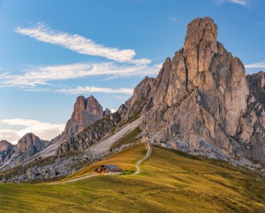 Yaz görünümü Passo Giau Dolomites, İtalya, Europe