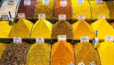 Kapalı Çarşı Istanbul Türkiye 'de Asya baharatları