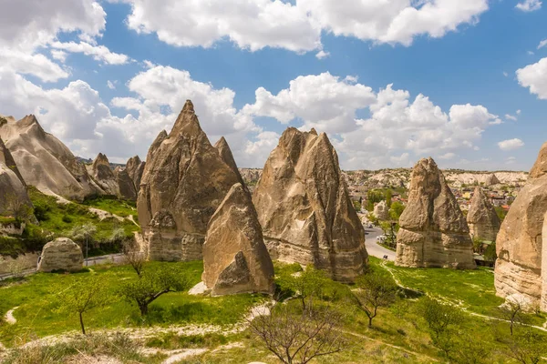 Goreme National Park and Rock Sites of Cappadocia, volcanic landscape — Stock Photo, Image