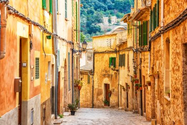 Valldemossa eski Akdeniz köyü, Mayorka, İspanya 'nın simgesi.