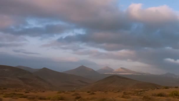 Timelapse du matin de Lanzarote Timanfaya Montagne et nuages — Video
