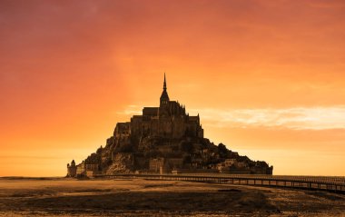 Mont Saint Michel gelgit Adası