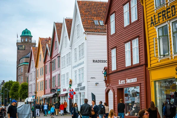 Bryggen-Hansa rıhtımUnesco Dünya Mirası Alanı'ndaki tarihi binaların görünümü — Stok fotoğraf