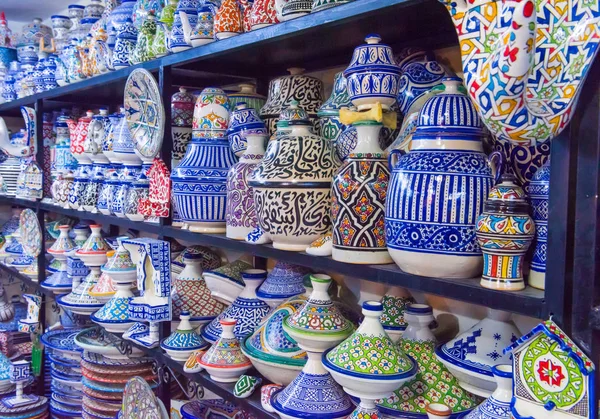 Traditional ceramic pottery Morocco bazaar — Stock Photo, Image