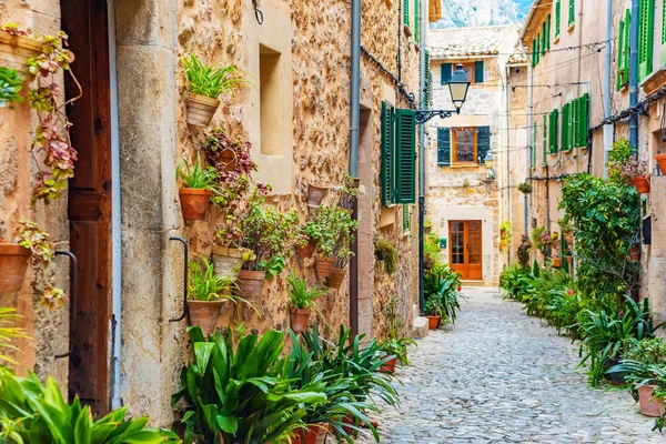 Valldemossa antiguo pueblo mediterráneo, punto de referencia de Mallorca, España — Foto de Stock