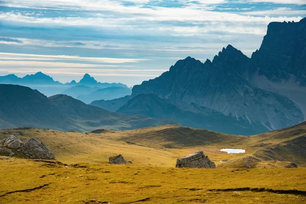 Krajobraz górski Alpy dolomitowe, Włochy — Zdjęcie stockowe