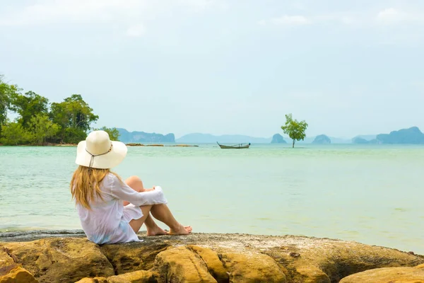 Beautiful woman on paradise Ao Nang Krabi beach Thailand — Stock Photo, Image