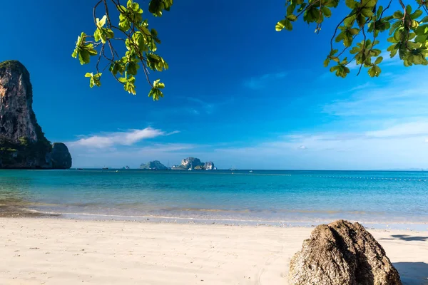 Plaża Railay w Krabi Tajlandii. Azja — Zdjęcie stockowe