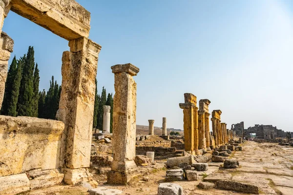 Hierapolis antigua ciudad ruinas Pamukkale Turquía. Patrimonio de la Humanidad UNESCO — Foto de Stock