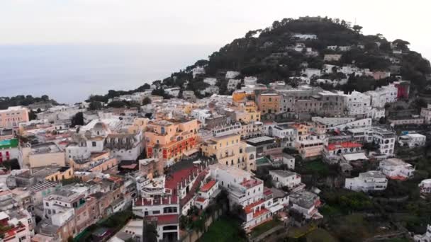 4k вид с воздуха на остров Капри — стоковое видео