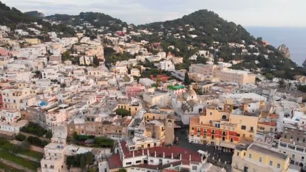 Vista aérea del dron de la isla de Capri — Vídeos de Stock