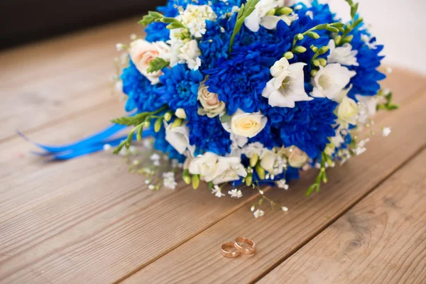 Bel Bouquet Mariage Moderne Chrysanthème Bleu Freesia Roses Pivoine Sur — Photo