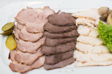 Geleneksel Dilimlenmiş Ballı Jambon Tatil İçin Hazır.