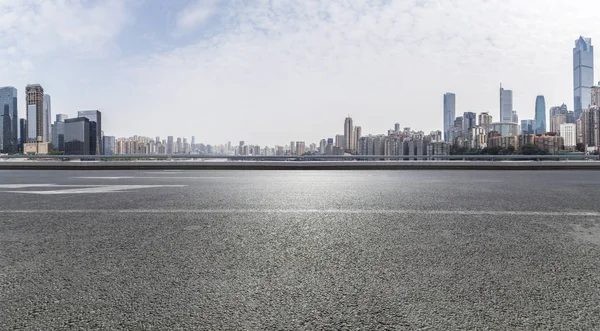 Skyline Panoramico Moderni Edifici Uffici Aziendali Con Strada Vuota Pavimento — Foto Stock