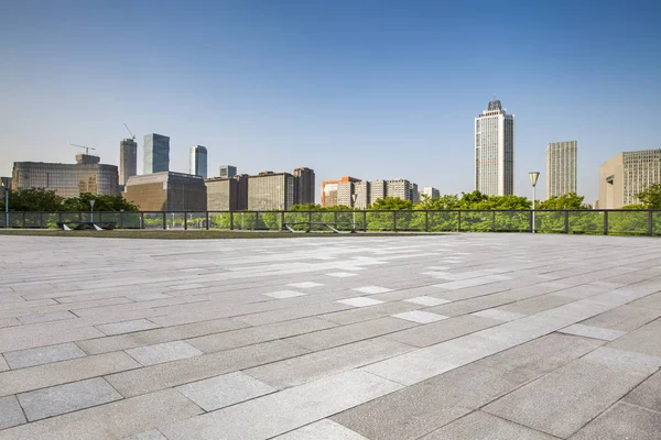 Skyline Panoramique Immeubles Bureaux Modernes Avec Route Vide Plancher Carré — Photo