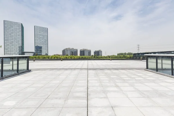 Skyline Panoramique Immeubles Bureaux Modernes Avec Route Vide Plancher Carré — Photo