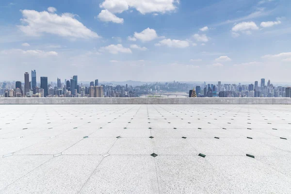 Skyline Panorâmico Modernos Edifícios Escritórios Negócios Com Estrada Vazia Piso — Fotografia de Stock